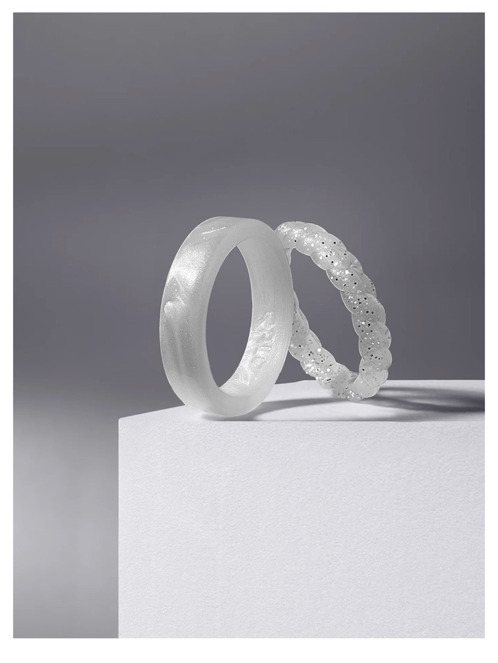 Qalo Women's Smooth Stackable Silicone Ring in Silver - Size 6